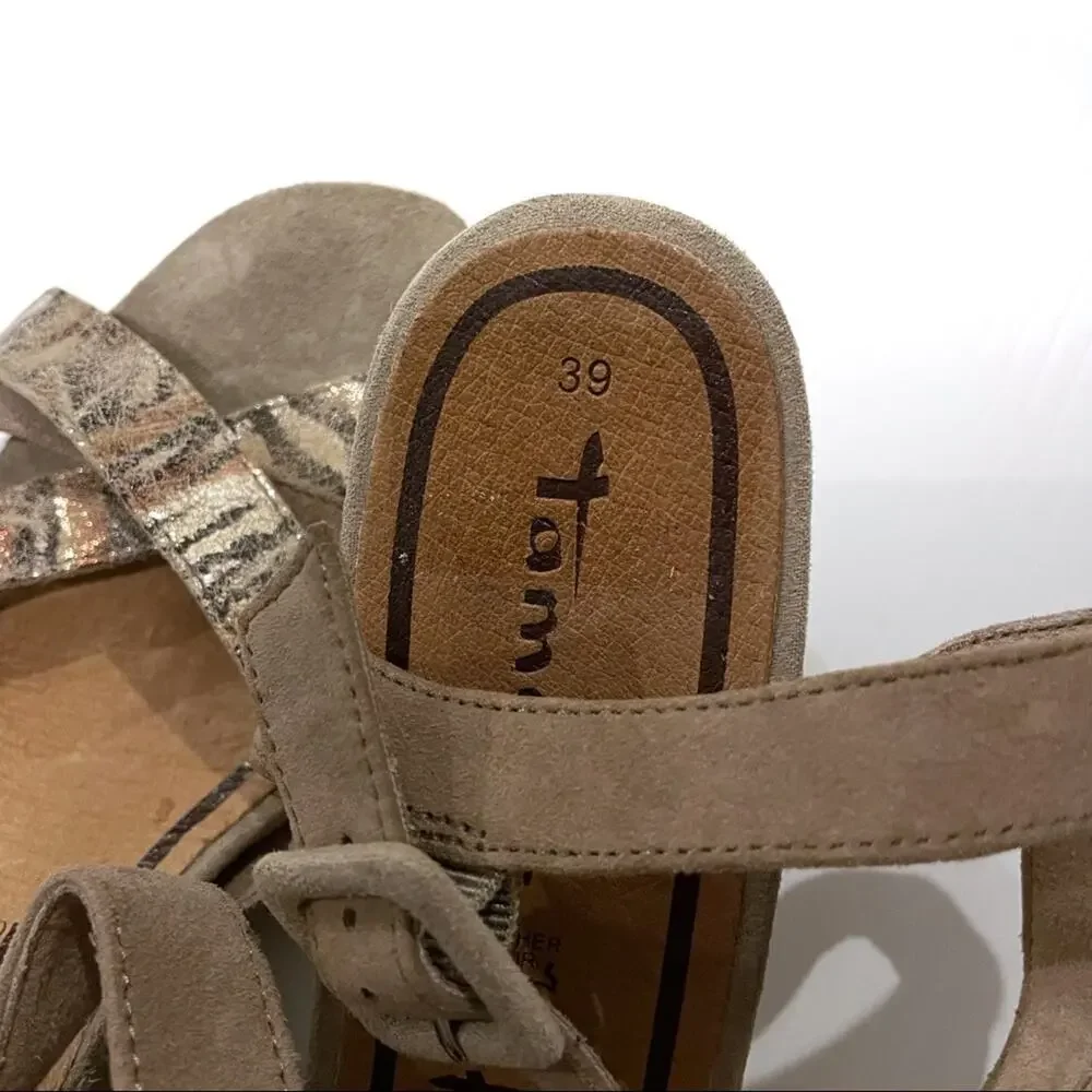 NWOT Tamaris strappy wedge suede sandal metallic detail
